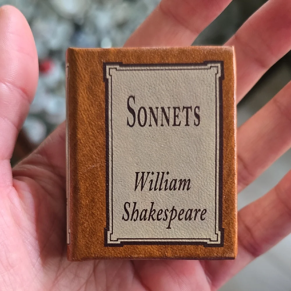 Miniature Book of Sonnets by William Shakespeare - Picture 1 of 4